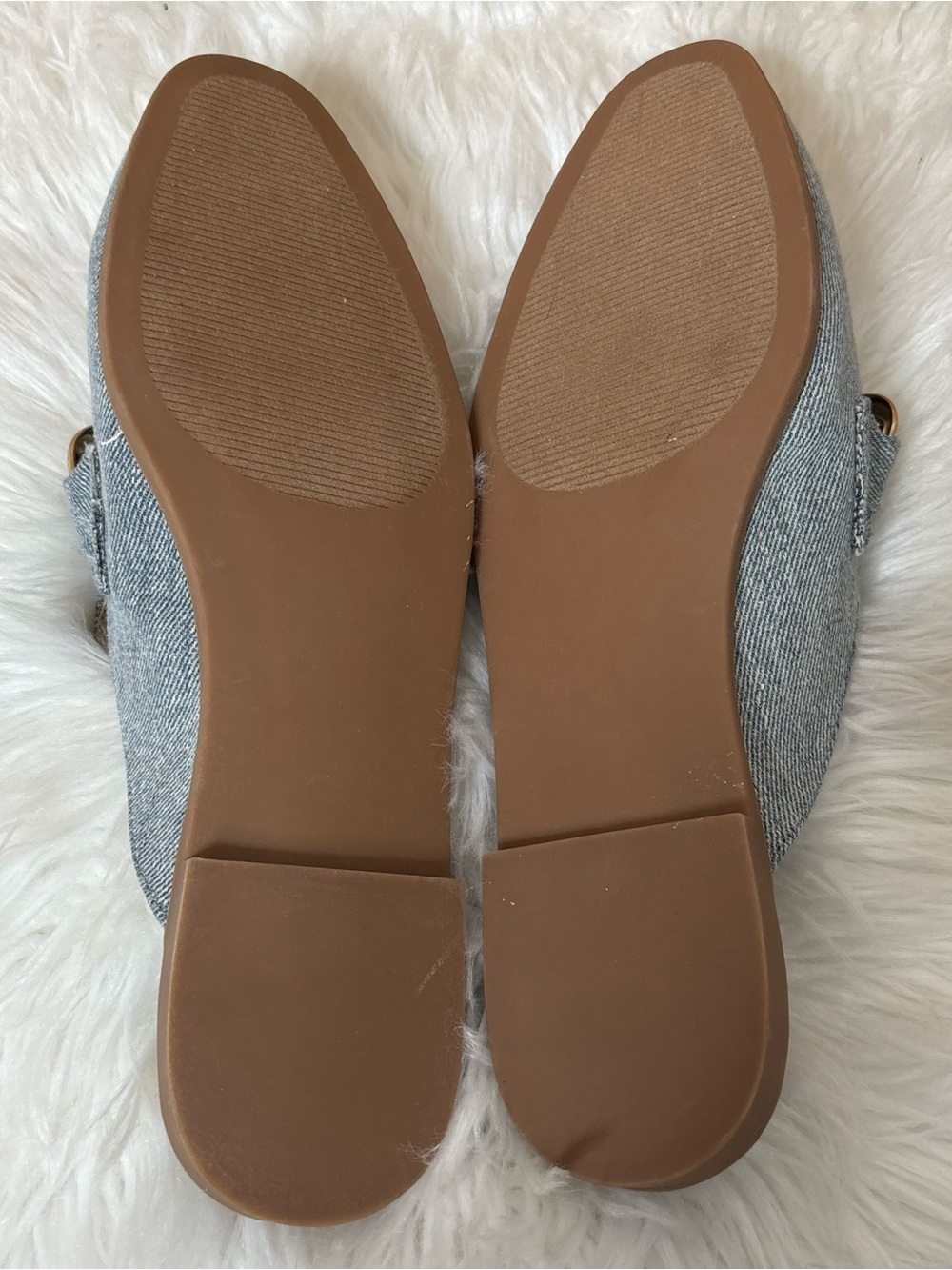 Steve Madden Light Denim Mules with Gold Chain Accent - Picture 6 of 7